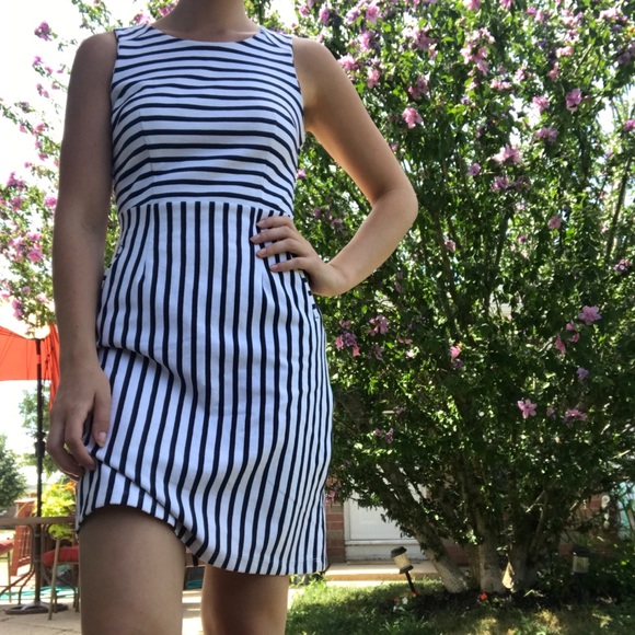 Old Navy Dresses & Skirts - Old navy horizontal and vertical stripe dress